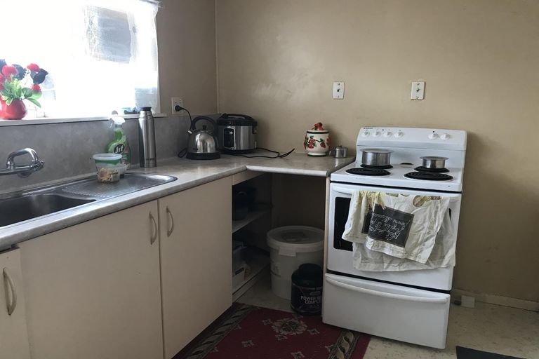 Photo of property in 14 Swaffield Road, Papatoetoe, Auckland, 2025