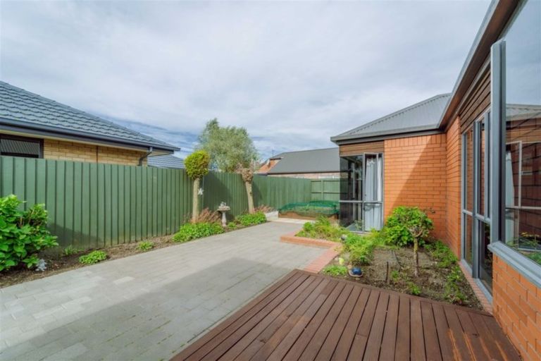 Photo of property in 15 Empress Place, Halswell, Christchurch, 8025