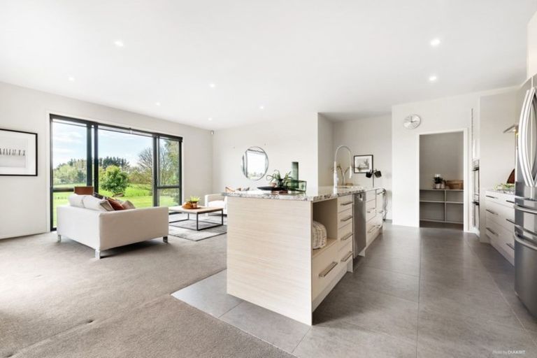 Photo of property in 45 Old Barn Road, Opaheke, Papakura, 2584