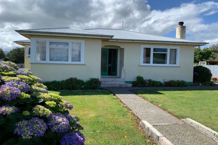 Photo of property in 11 Trafalgar Street, Dannevirke, 4930