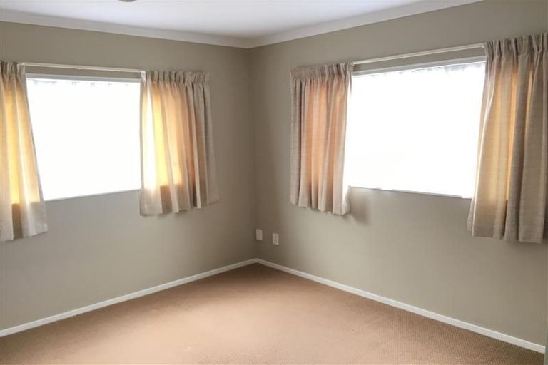 Photo of property in 25 Aorangi Place, Birkenhead, Auckland, 0626