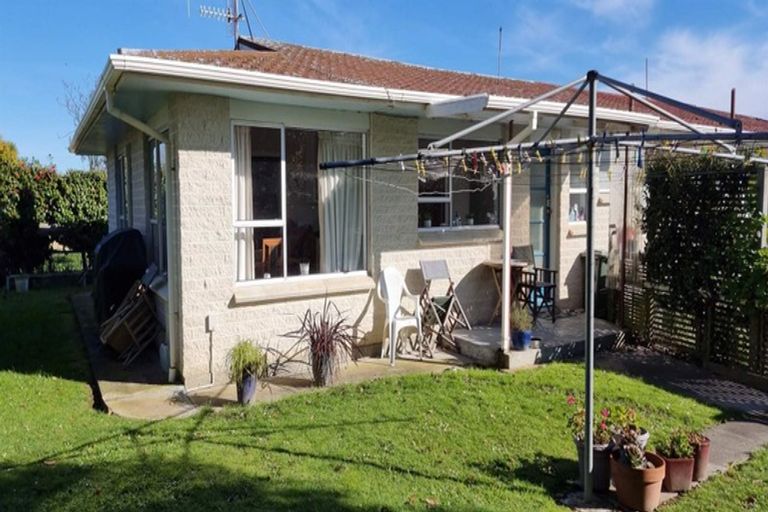 Photo of property in 2 Winiata Place, Otaki, 5512