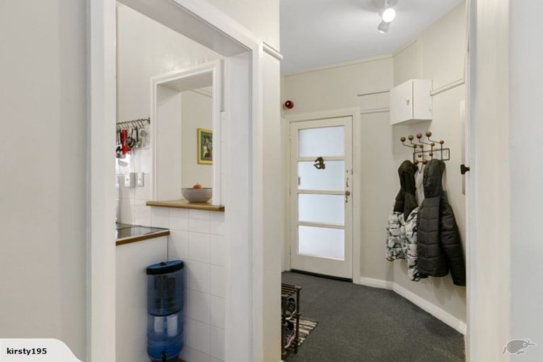 Photo of property in 5/1 Rixon Grove, Mount Victoria, Wellington, 6011