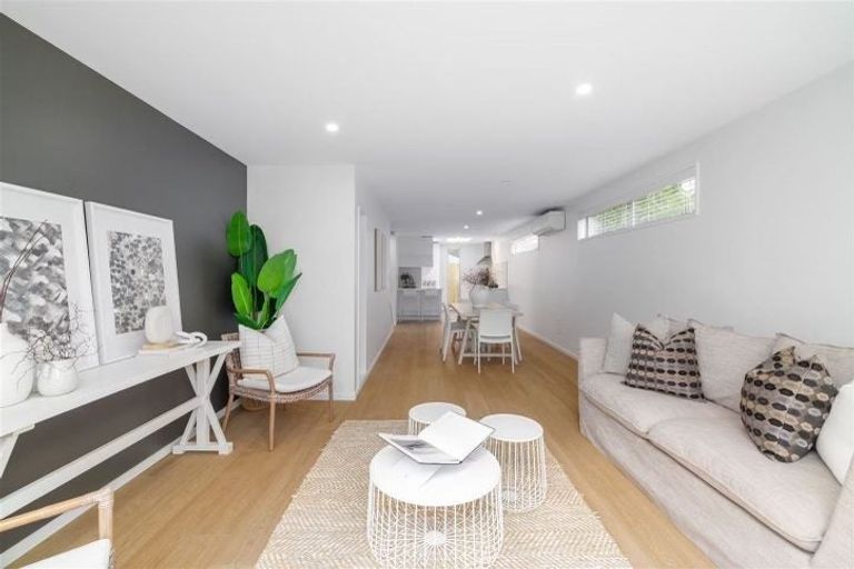 Photo of property in 2/204 Edgeware Road, Edgeware, Christchurch, 8013