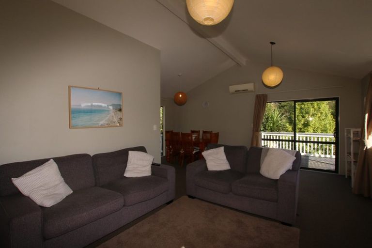 Photo of property in 2/29 Beaudine Avenue, Glenfield, Auckland, 0629