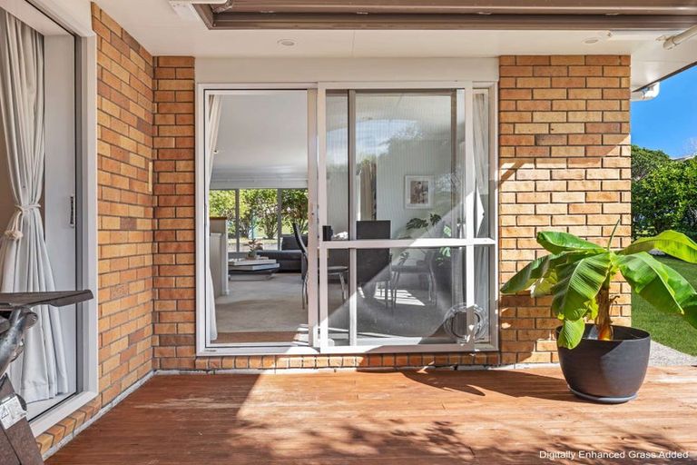 Photo of property in 15 Cabeleigh Drive, Helensville, 0800