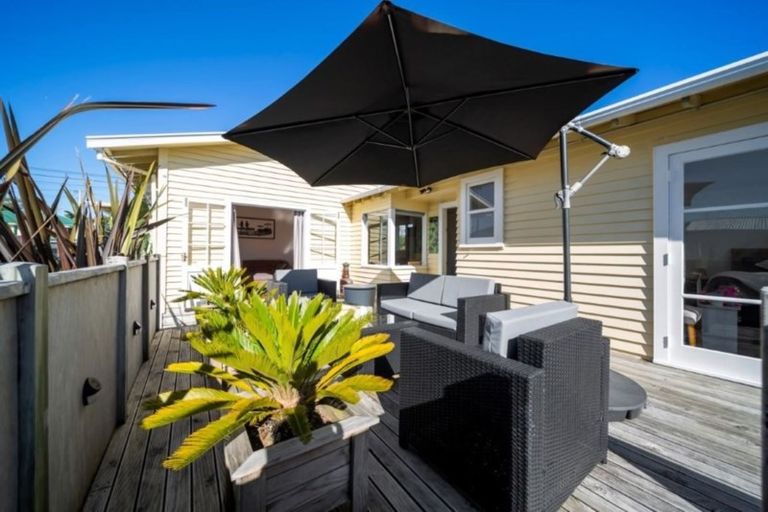 Photo of property in 10 Wicksteed Street, Vogeltown, New Plymouth, 4310