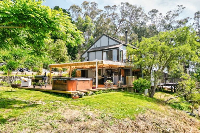 Photo of property in 235 No 2 Line, Okoia, Whanganui, 4572