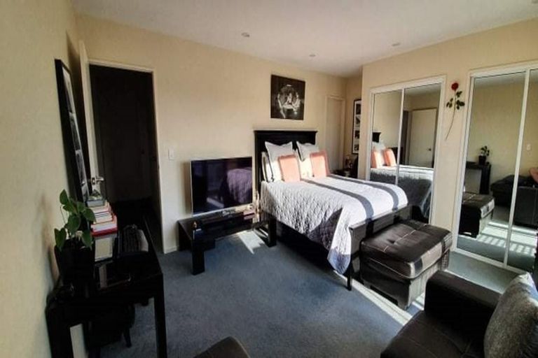 Photo of property in 7 Gillett Place, Botany Downs, Auckland, 2014