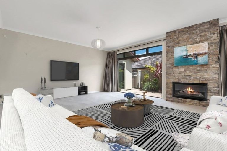 Photo of property in 1 Tarn Close, Pyes Pa, Tauranga, 3112