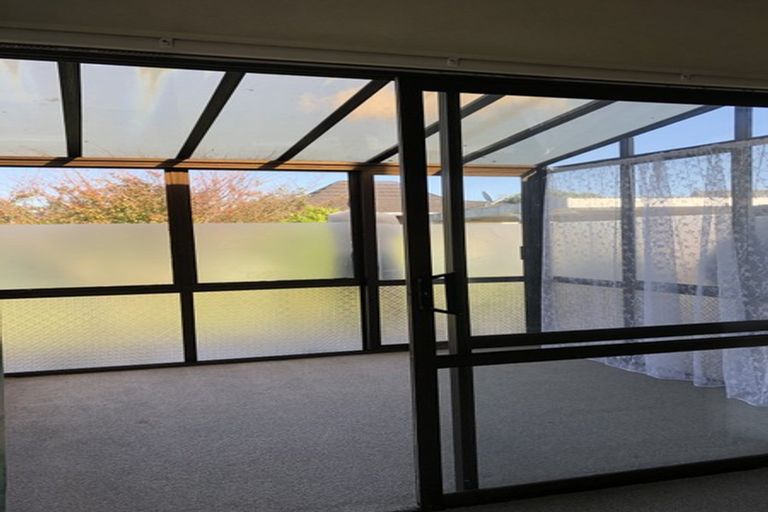 Photo of property in 2/6 Fortunes Road, Half Moon Bay, Auckland, 2012