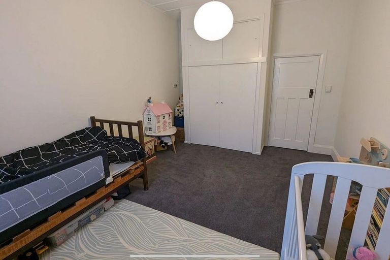 Photo of property in 123 Onepu Road, Lyall Bay, Wellington, 6022