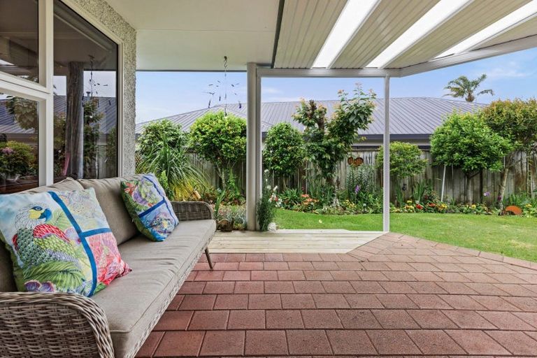 Photo of property in 11 Kingsgate Avenue, Havelock North, 4130