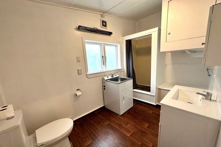 Photo of property in 11 Caroline Street, Mount Victoria, Wellington, 6011