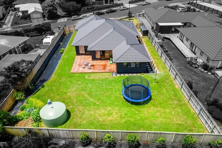 Photo of property in 18 Laurelwood Avenue, Pukekohe, 2120