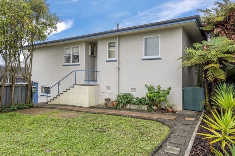Photo of property in 8 Churchill Street, Levin, 5510