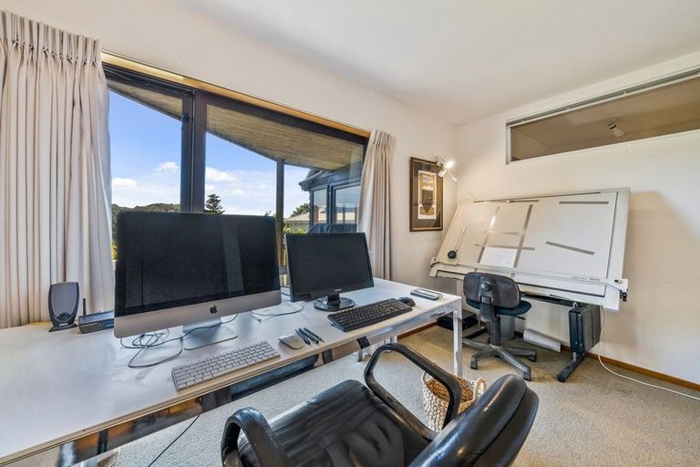 Photo of property in 8a Margaret Street, Wadestown, Wellington, 6012