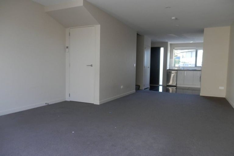 Photo of property in 9/2 Stone Street, Miramar, Wellington, 6022