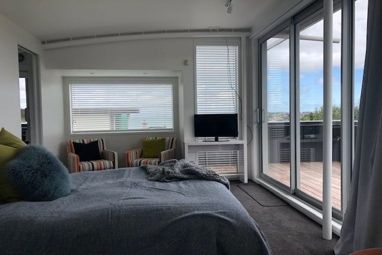 Photo of property in 8b Marama Street, Castor Bay, Auckland, 0620