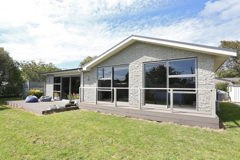 Photo of property in 14 John Street, Otatara, Invercargill, 9879
