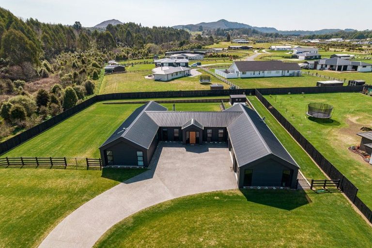 Photo of property in 12 Kahikatea Drive, Kinloch, Taupo, 3377