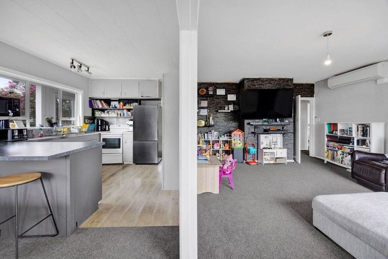 Photo of property in 12 Mccarthy Street, Hawera, 4610