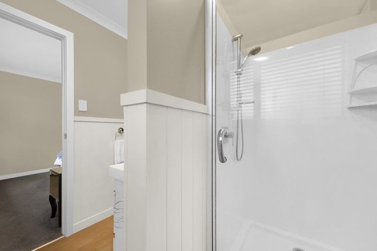 Photo of property in 2 Coronation Avenue, Pukekohe, 2120