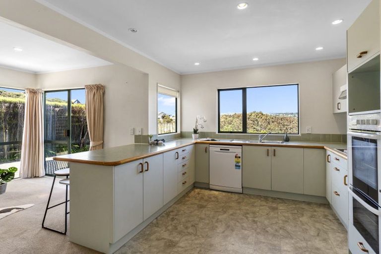 Photo of property in 5 Padstow Place, Camborne, Porirua, 5026