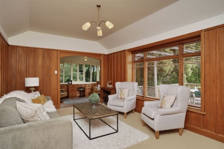 Photo of property in 8 Hackthorne Road, Cashmere, Christchurch, 8022