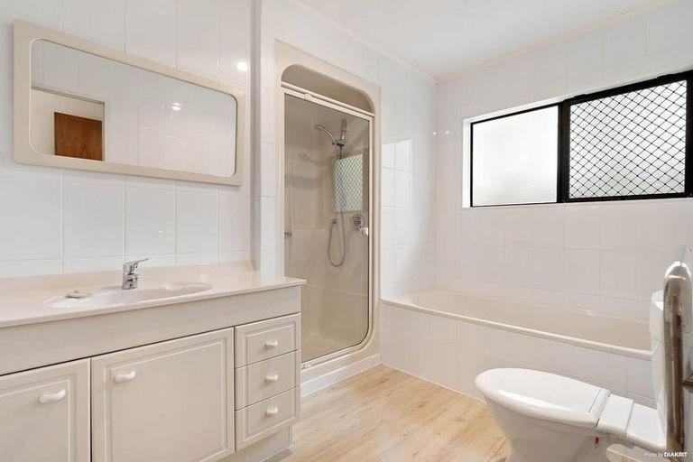 Photo of property in 36 Sturges Road, Henderson, Auckland, 0612