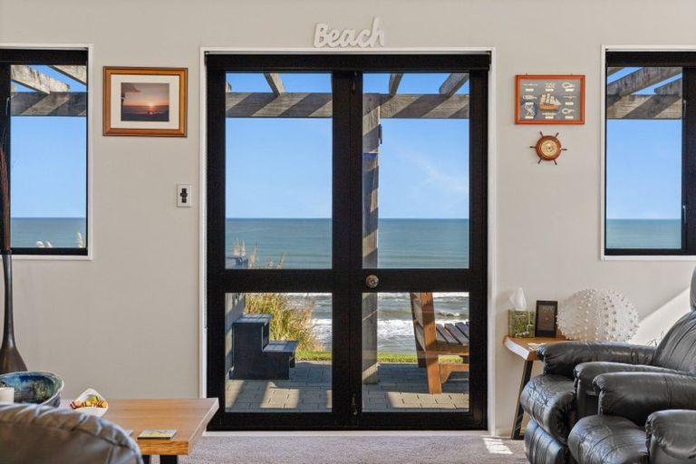 Photo of property in 43 Longbeach Drive, Castlecliff, Whanganui, 4501