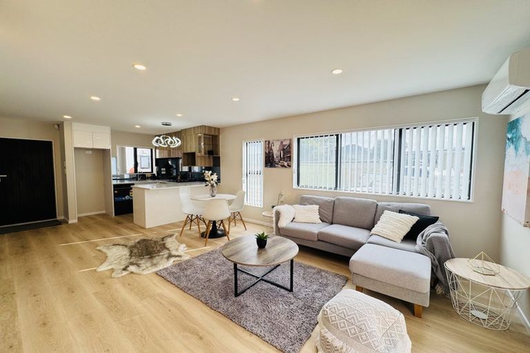 Photo of property in 2/27 Landscape Road, Papatoetoe, Auckland, 2025