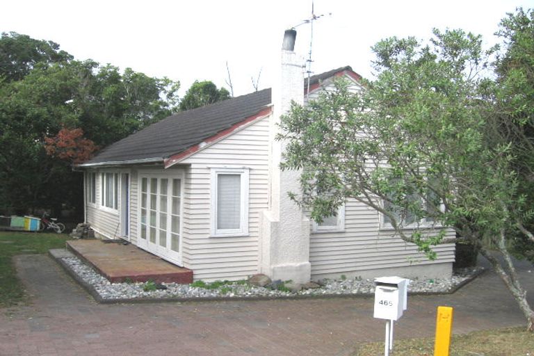 Photo of property in 2/466 Glenfield Road, Glenfield, Auckland, 0629