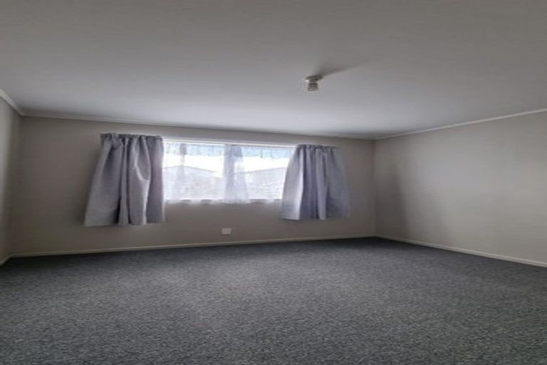 Photo of property in 1/29 Becker Drive, Weymouth, Auckland, 2103