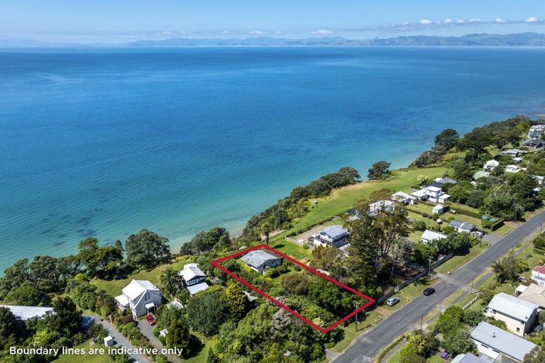 Photo of property in 127 Howard Road, Orere Point, 2585