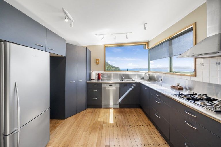 Photo of property in 52 Waitohu Road, York Bay, Lower Hutt, 5013