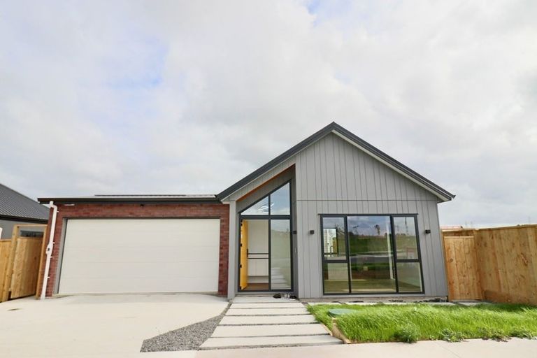 Photo of property in 6 Kobe Street, Karaka, 2580