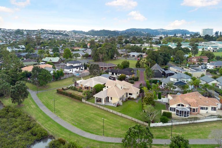 Photo of property in 50 Settlers Grove, Orewa, 0931
