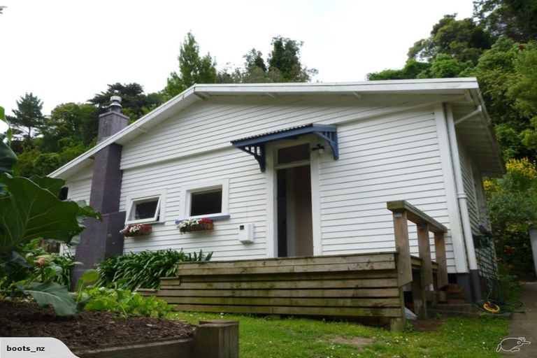 Photo of property in 46 Coote Road, Bluff Hill, Napier, 4110