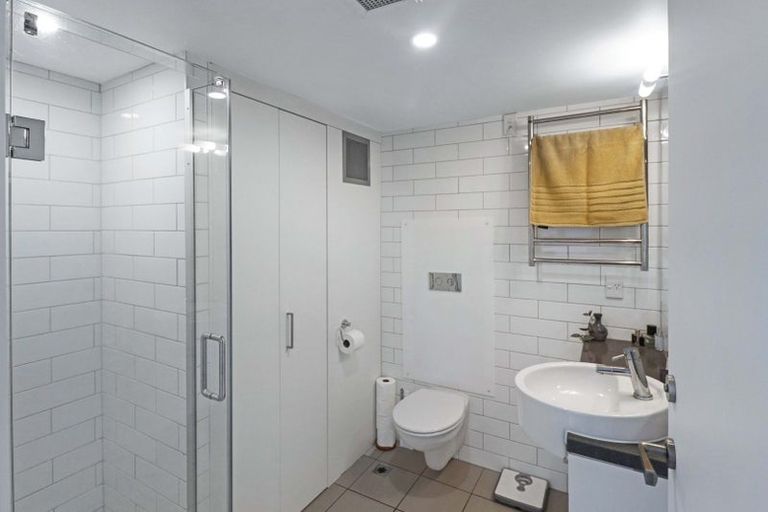 Photo of property in The Capital, 10/370 Oriental Parade, Oriental Bay, Wellington, 6011