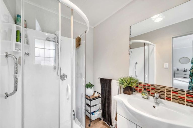 Photo of property in 1 D'arcy Place, Taradale, Napier, 4112