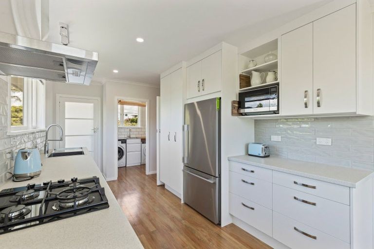 Photo of property in 52 Clawton Street, Westown, New Plymouth, 4310