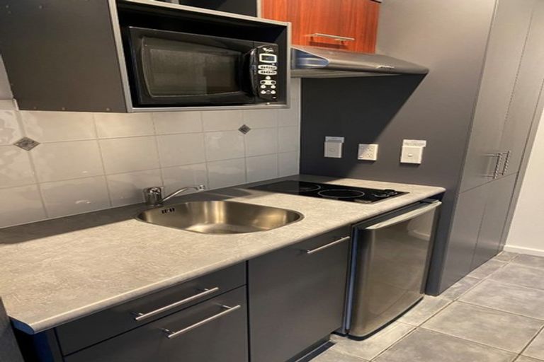 Photo of property in Atrium Towers, 5f/154 The Terrace, Wellington Central, Wellington, 6011