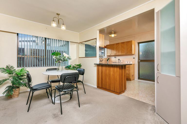 Photo of property in 2/133 Rangitoto Road, Papatoetoe, Auckland, 2025