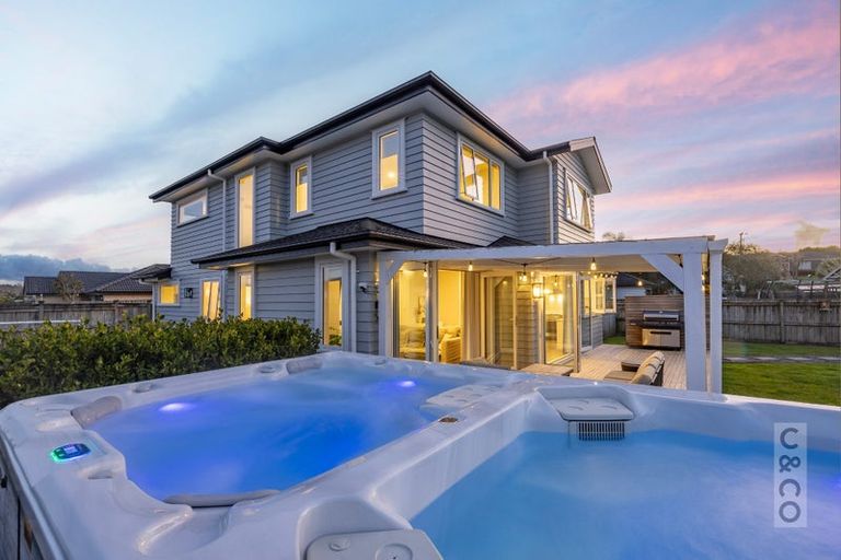 Photo of property in 11 Kahika Grove, Huapai, Kumeu, 0810