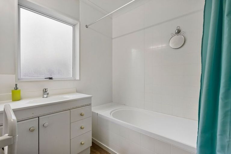 Photo of property in 30b Wellington Street, Pukekohe, 2120