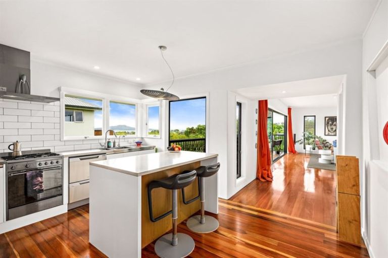 Photo of property in 26 Peter Terrace, Castor Bay, Auckland, 0620