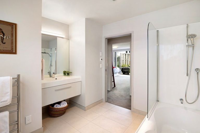 Photo of property in 30 Ngarata Avenue, Mount Maunganui, 3116