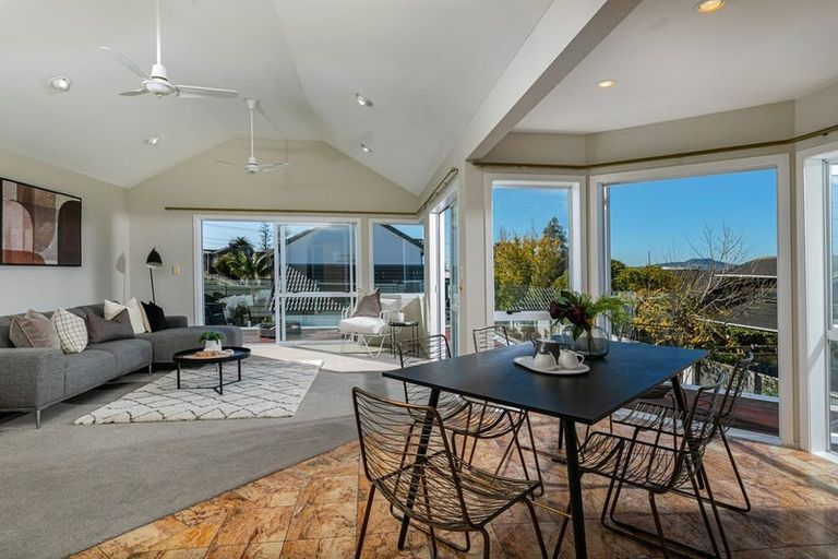 Photo of property in 2/28 East Coast Road, Milford, Auckland, 0620