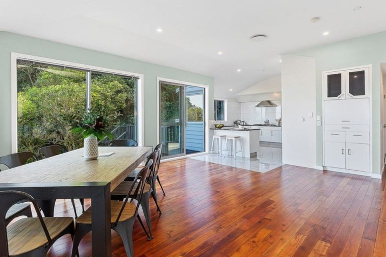 Photo of property in 9 Inverell Way, Seatoun, Wellington, 6022